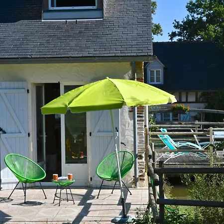 Le Mouly/petit Holiday home *