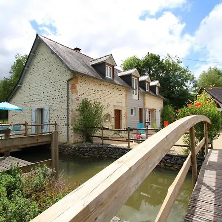 Le Mouly/petit Holiday home